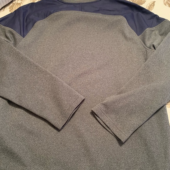 Under Armour Sweatshirt - Picture 5 of 5